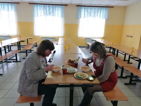 6 марта родители учащихся 7б класса дегустировали школьный обед.