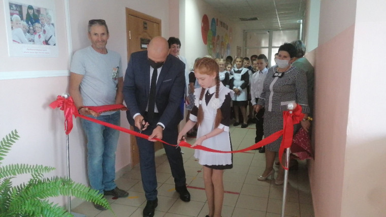 Сегодня на базе ОГБОУ «Пролетарская СОШ №1» Белгородской области был торжественно открыт Центр образования «Точка роста».